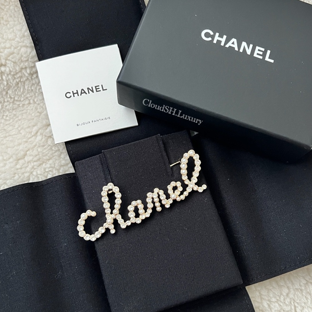 Auth Chanel Crystal CC Logo Cursive Brooch - Gold Hardware